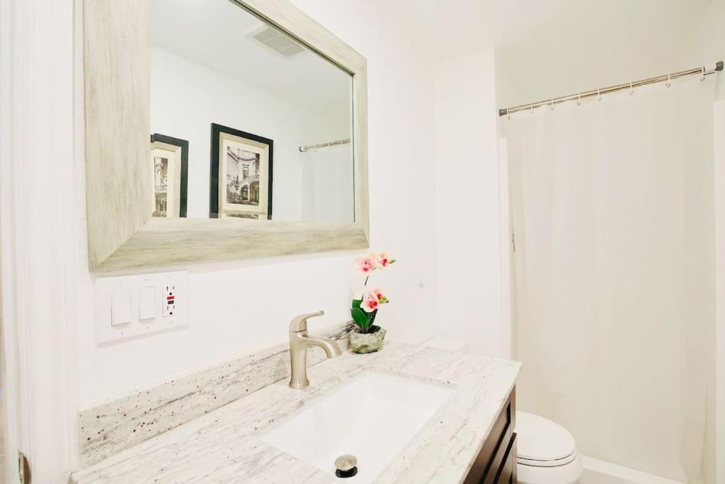 5 Rooms Villa Near Disneyland, Golf Course And Trial To Beach Санта-Ана Экстерьер фото