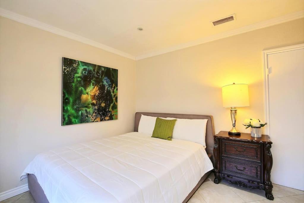 5 Rooms Villa Near Disneyland, Golf Course And Trial To Beach Санта-Ана Экстерьер фото